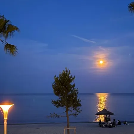 Magnificent Beachfront *